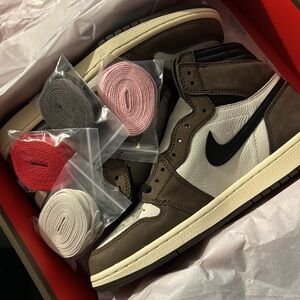 Nike air Jordan 1 high og Travis Scott size 9